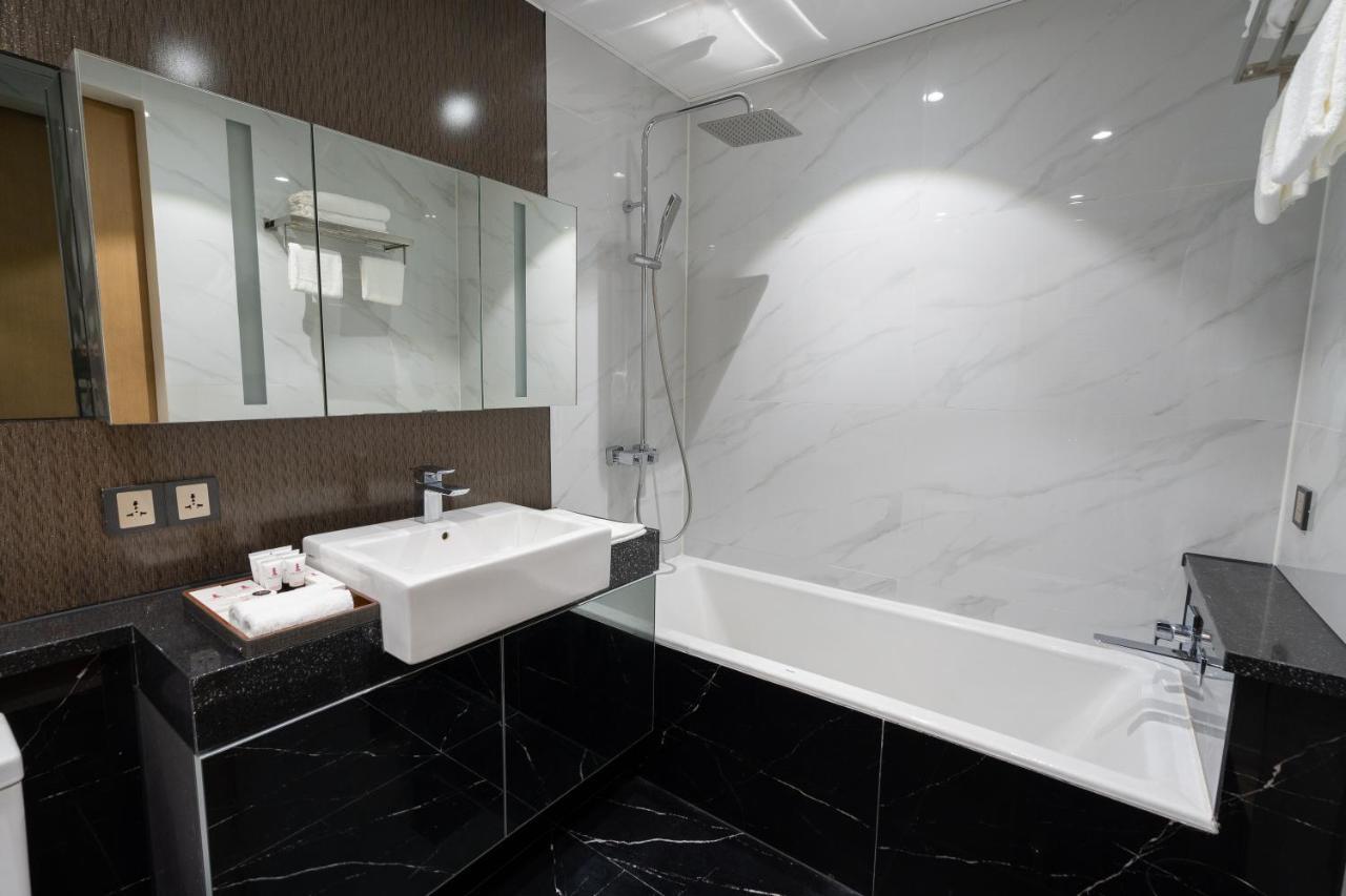 One Euphoria Luxe Hotel Анхелес Экстерьер фото