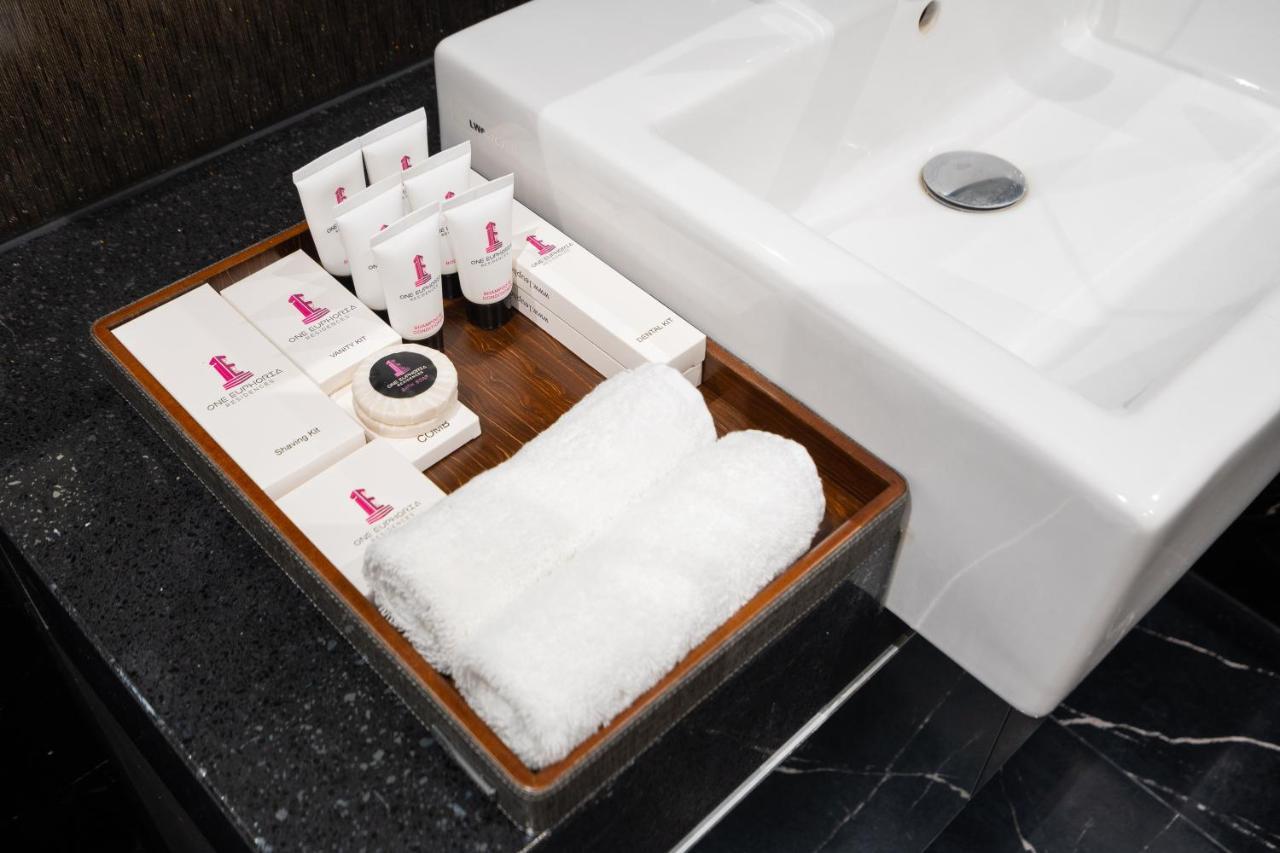 One Euphoria Luxe Hotel Анхелес Экстерьер фото